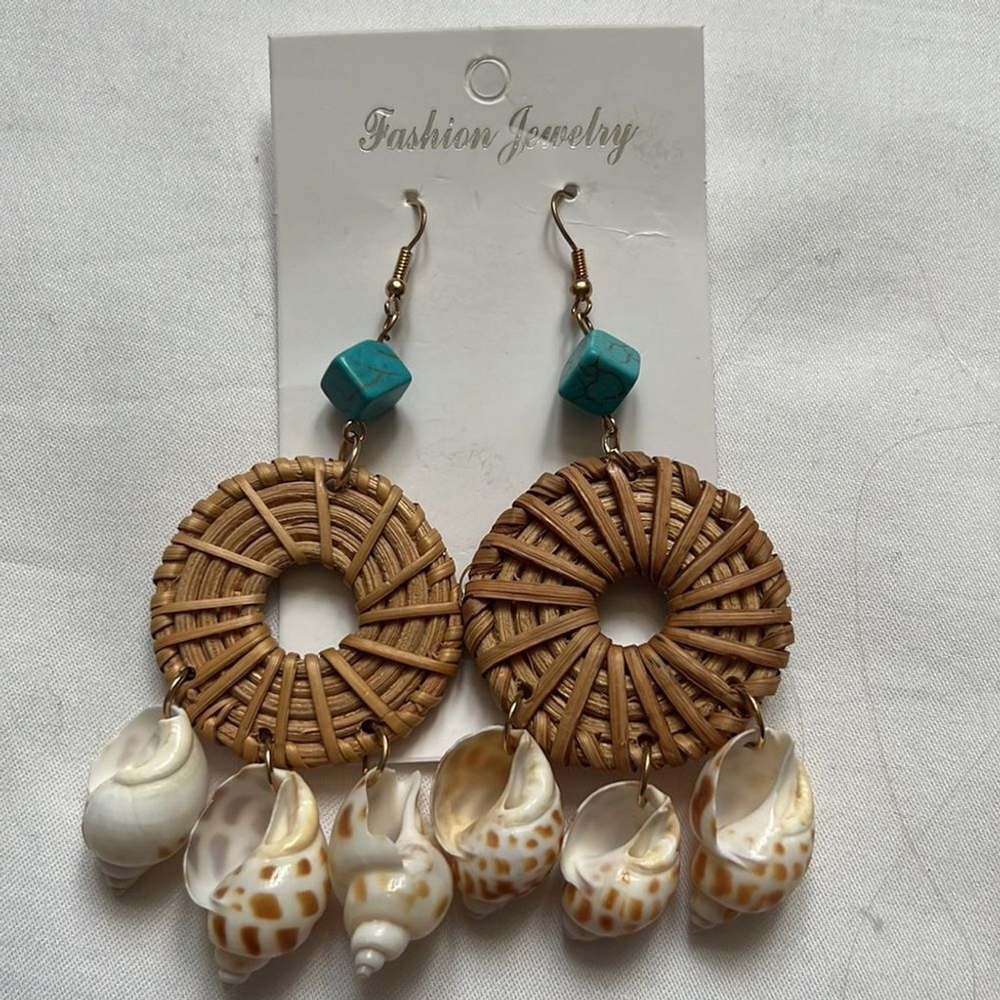 New Bohemian Rattan Handmade Drop Shell Earrings